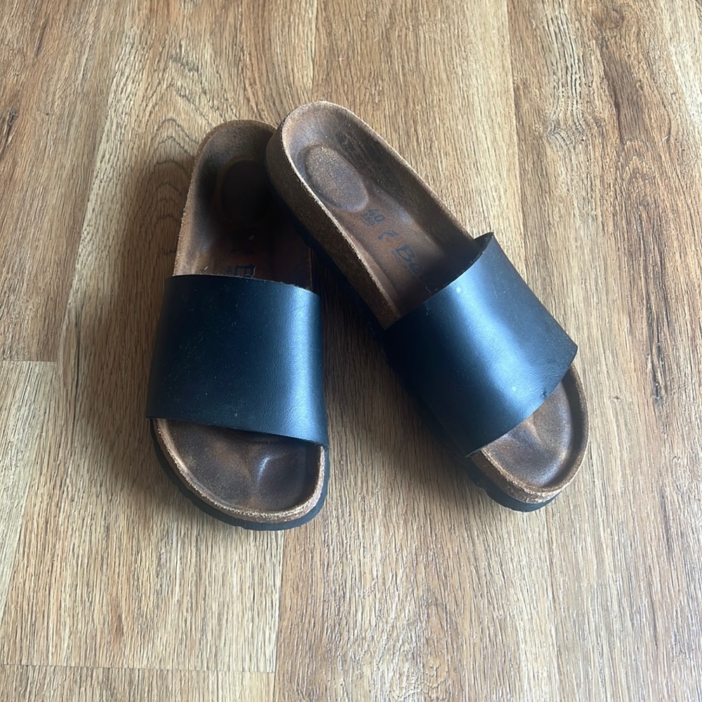 Betula Birkenstocks Wide Single Leather Strap Black Size 40 (9 Womens/7 Mens)